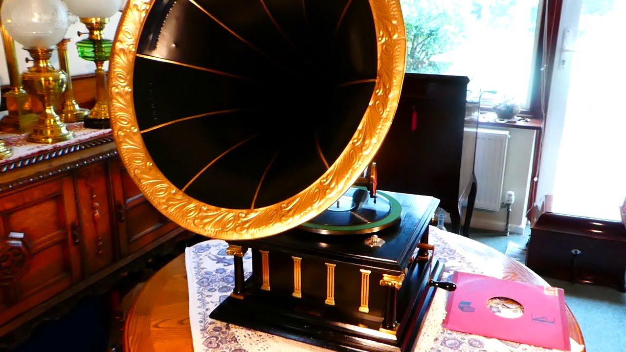 A Dulcephone Ebony cased gramophone with Gold plated fittings