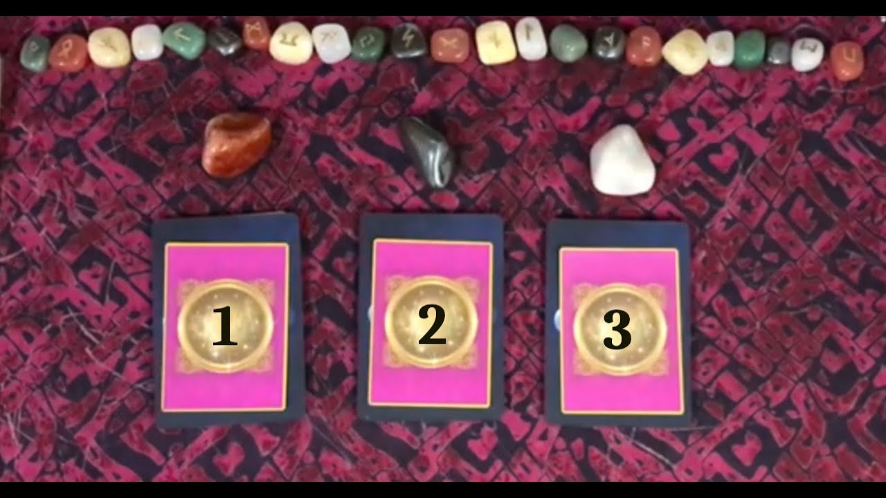 Quiere tener intimidad con vos ? Qué le gusta ? - Tarot interactivo del amor atemporal hoy