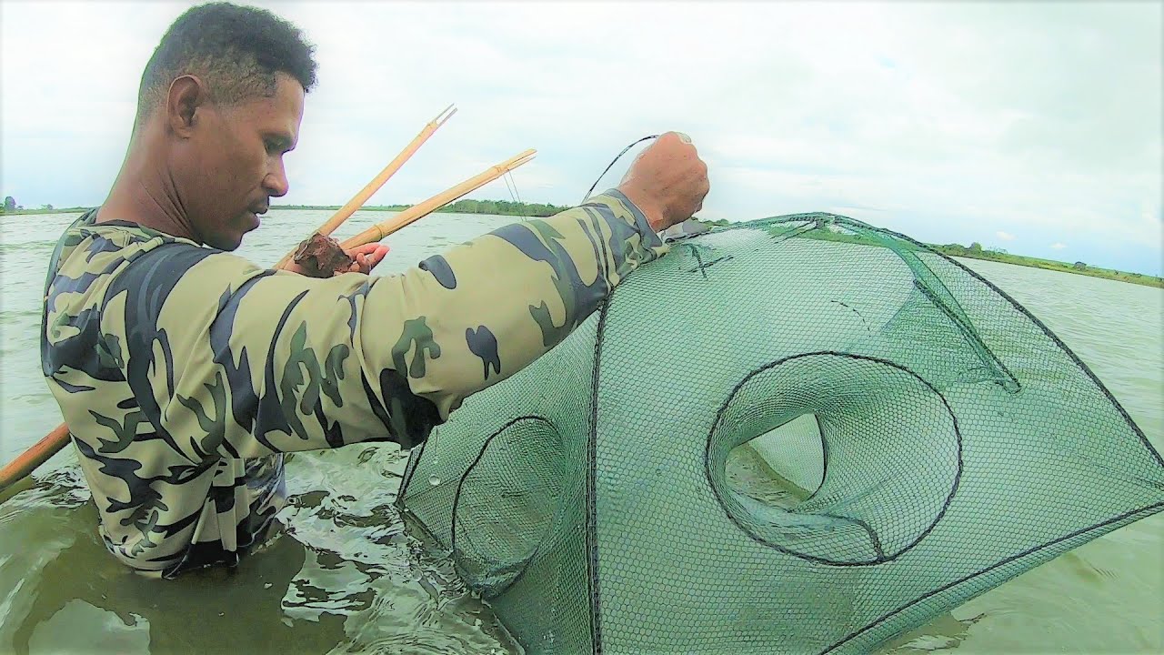 COLOCAMOS ARMADILHA PARA PEGAR PEIXE VEJA oque deu