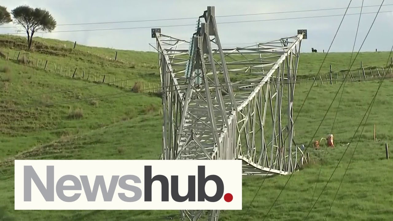 Hundred thousand households without power in Northland as pylon comes crashing down | Newshub