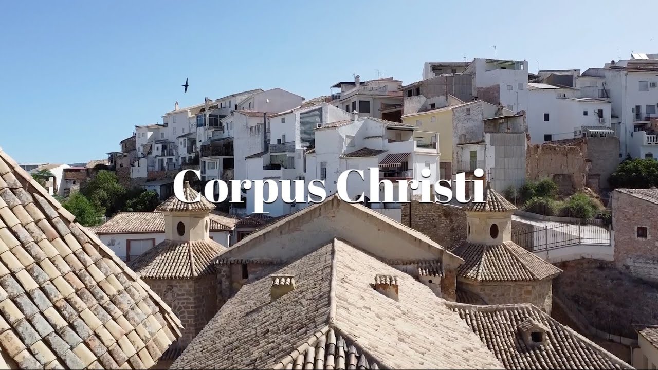 Corpus Christi 2022 | Castillo de Locub&iacute;n &middot; A vista de dron