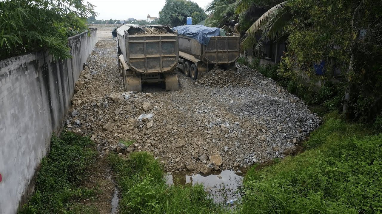 Perfect Landfill Pushing Stones Complete Flood Block Use Heavy Dozer Shantui DH17C3 & Dump Truck