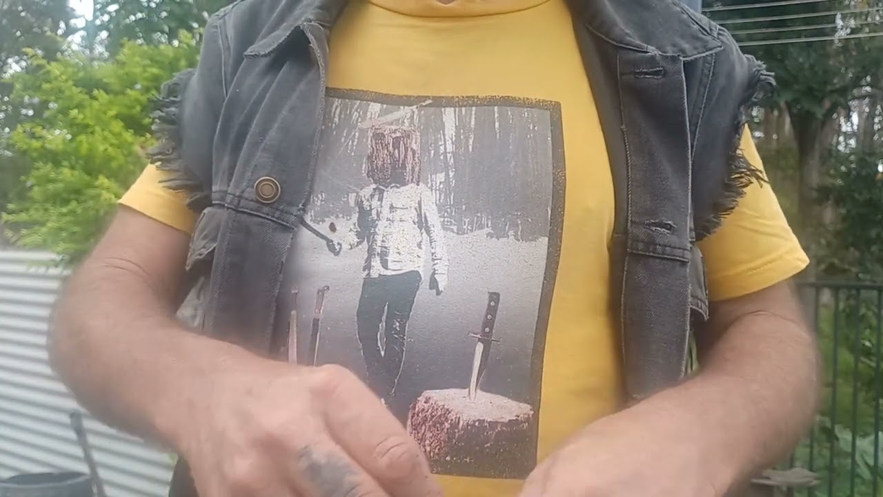 This one goes out to the knife nerd and beer lovers.
