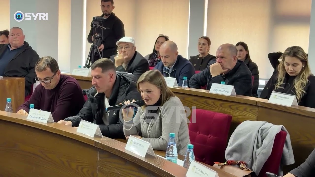 Pagat, debate në Këshillin Bashkiak Lezhë, Ndoj: Mbahen në punë pas moshës së pensionit