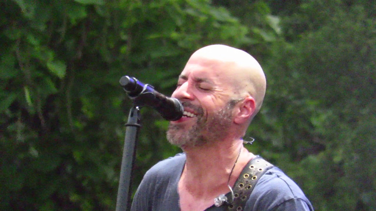 DAUGHTRY *Live* 