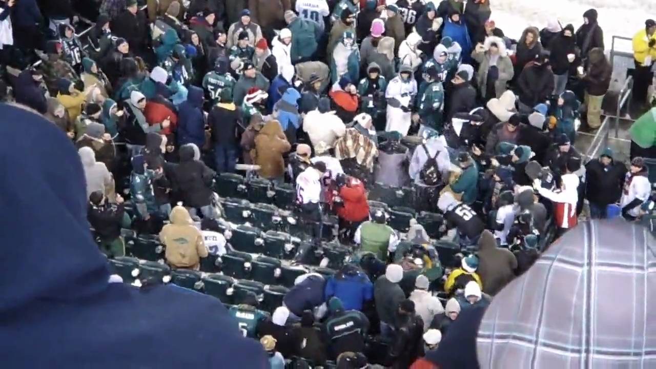 Eagles Fans throw snowballs at 49ers fans!