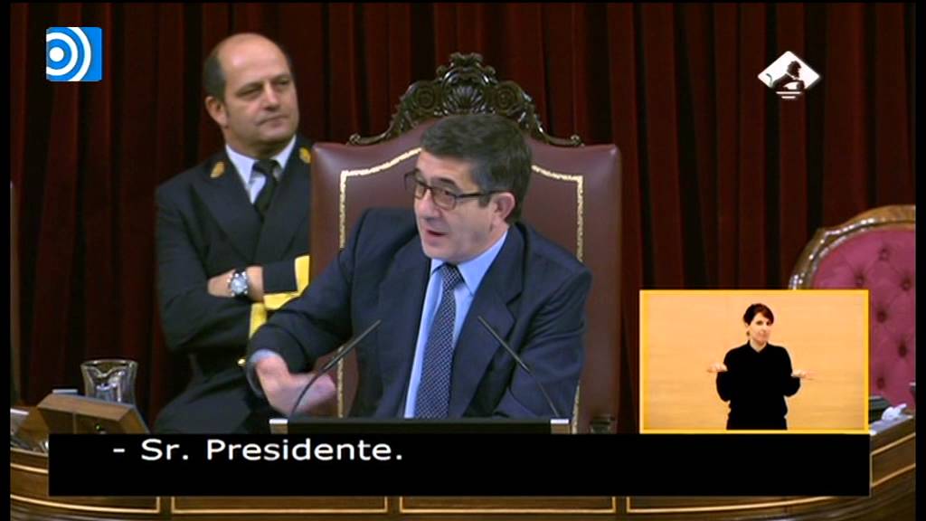 Rajoy increpa a Rivera con el permiso de Patxi López
