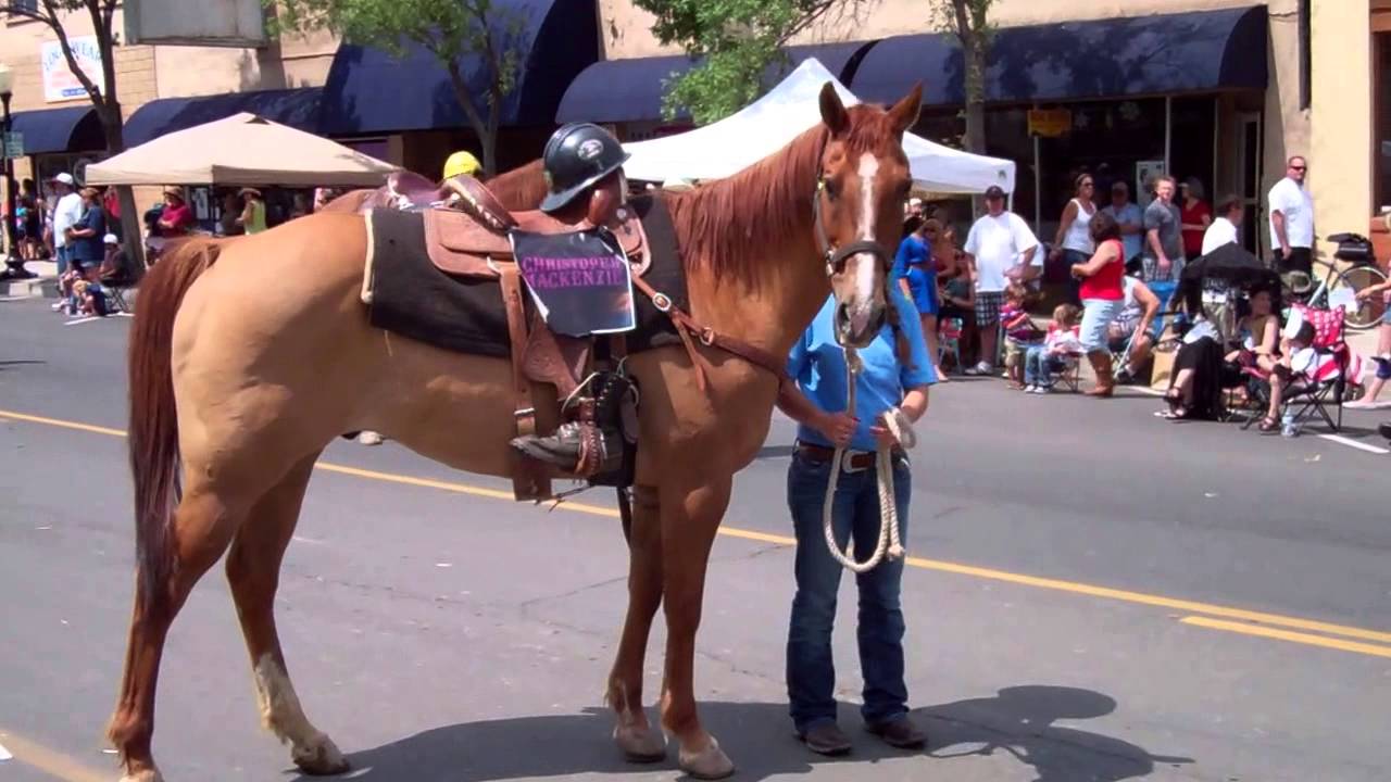 Prescott Frontier Days Parade honors the Granite Mountain Hotshots