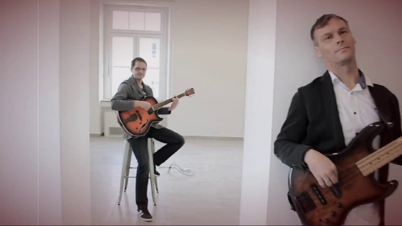 Ansambel NARCIS - Ljubezen je roža (Official HD)