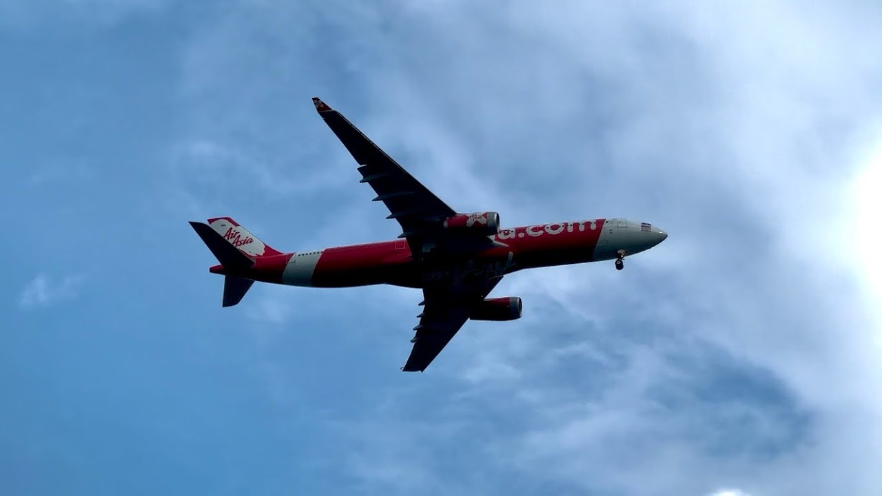 Plane spotting Thai AirAsia X  A330-300 HS-XTC  landing at Don Mueang