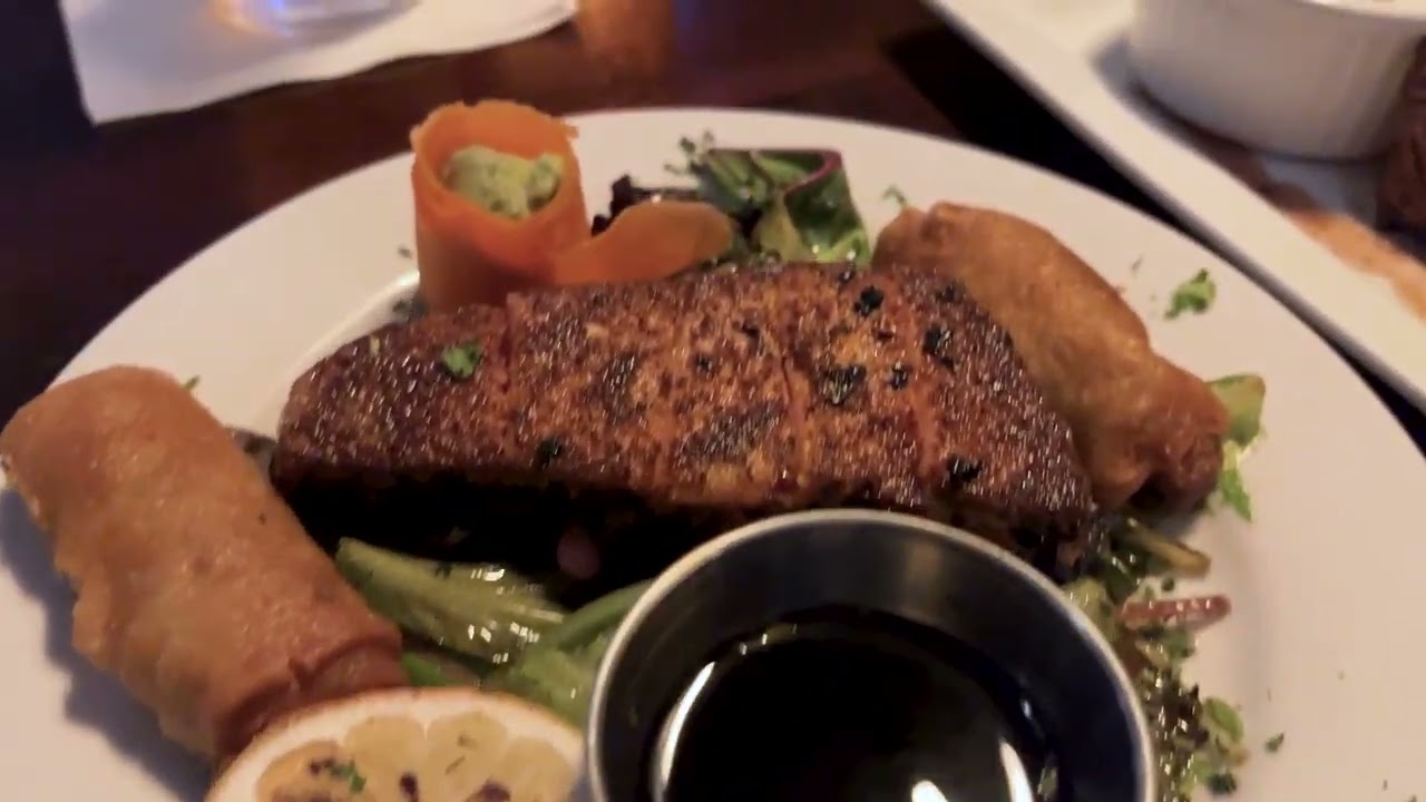 Seared Ahi Tuna & Happy Hour Vibes at Austin Land & Cattle | Austin Foodie Spot