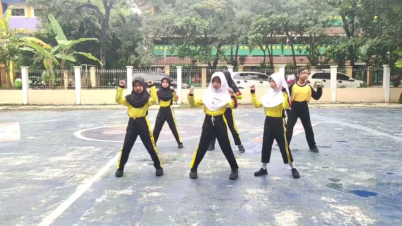 Senam Anak Indonesia Hebat Kelas 3C Group 8.SDN Sumur Batu 08 