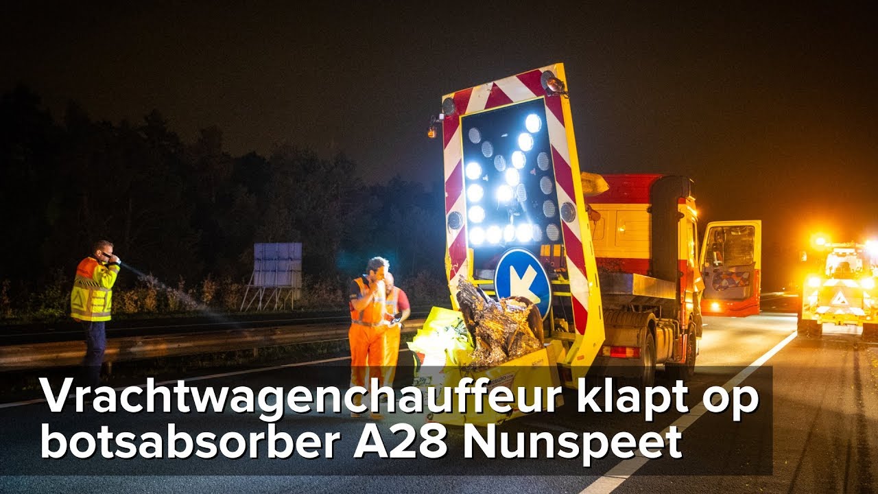 Vrachtwagen klapt op botsabsorber A28 Nunspeet - ©StefanVerkerk.nl