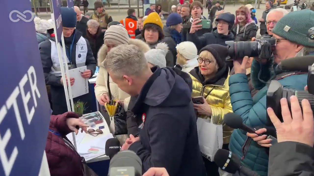 Ajánlásgyűjtés a Széll Kálmán téren