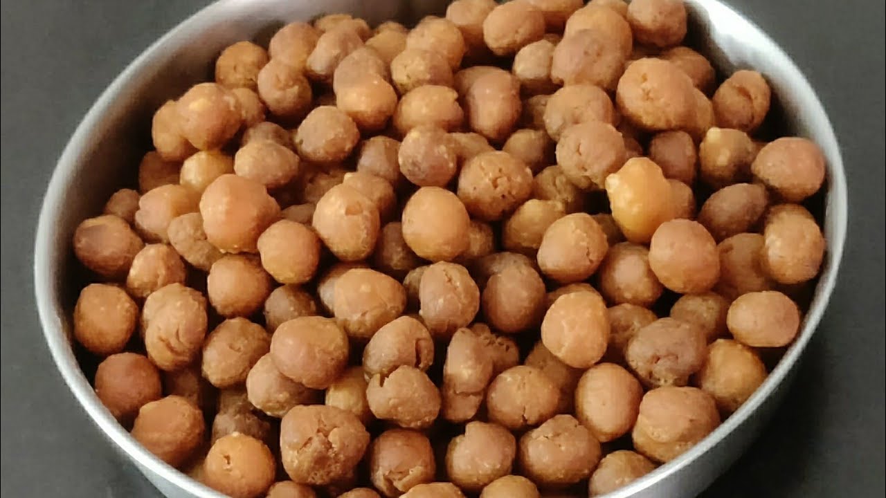 Tempting Curd seedai -- சுவையான தையிர் சீடை