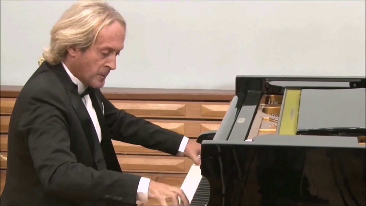 ANTONIO CONSALES live in ARMENIA - F. CHOPIN: Etude Op.10 No.1