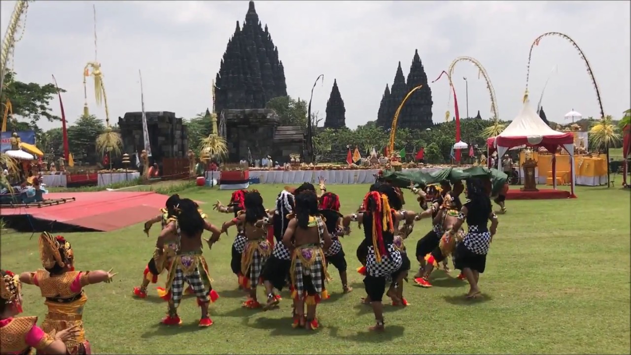 Tawur Kesanga - Javanese Hindu Show at Prambanam Temple