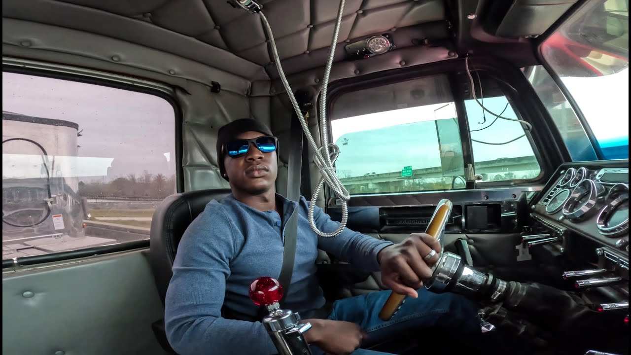 A Day In My Life | Truck Driver | Living The Dream 