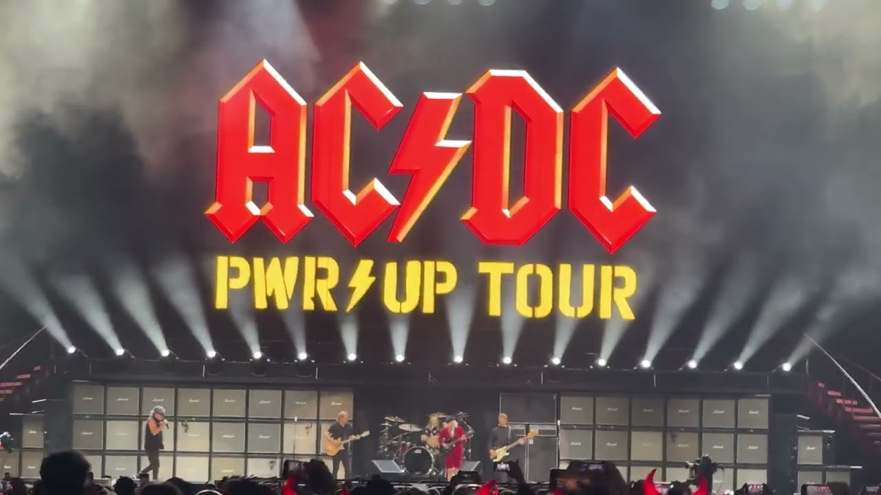 AC/DC intro and “If you want blood” in Chicago, IL on May 24, 2025.