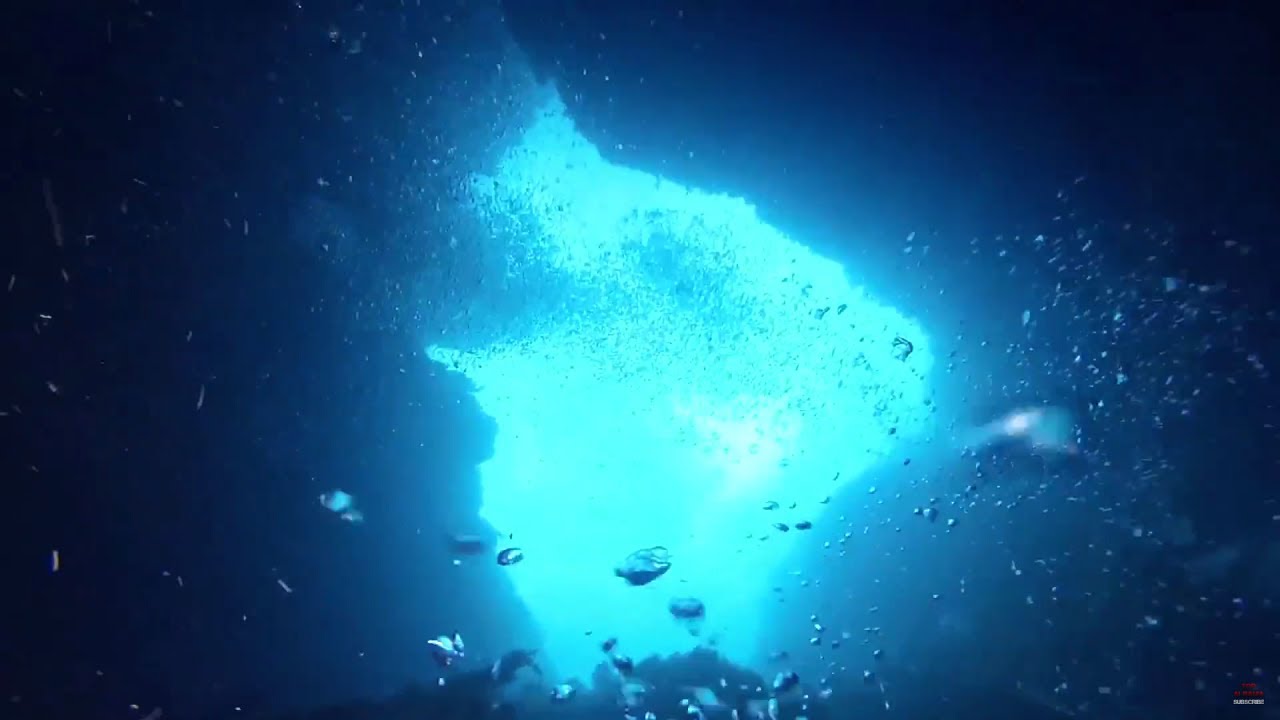 Blue Eye / Syri i Kalt&euml;r, Europe Albania (Cave Diving)