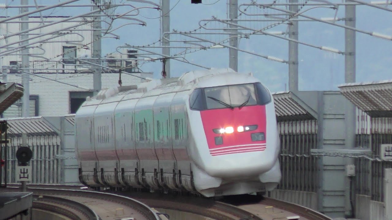 2022年7月26日　北陸新幹線　新高岡駅　かがやき号とイーストアイの通過