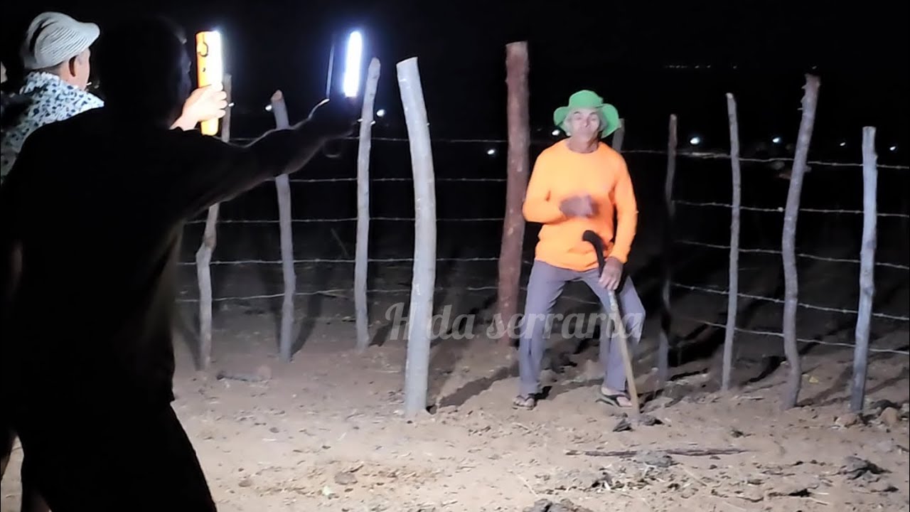 Seu antonio foi pego no flagra mexendo na vaca #comedia #viralvideo #pegadinha #video 
