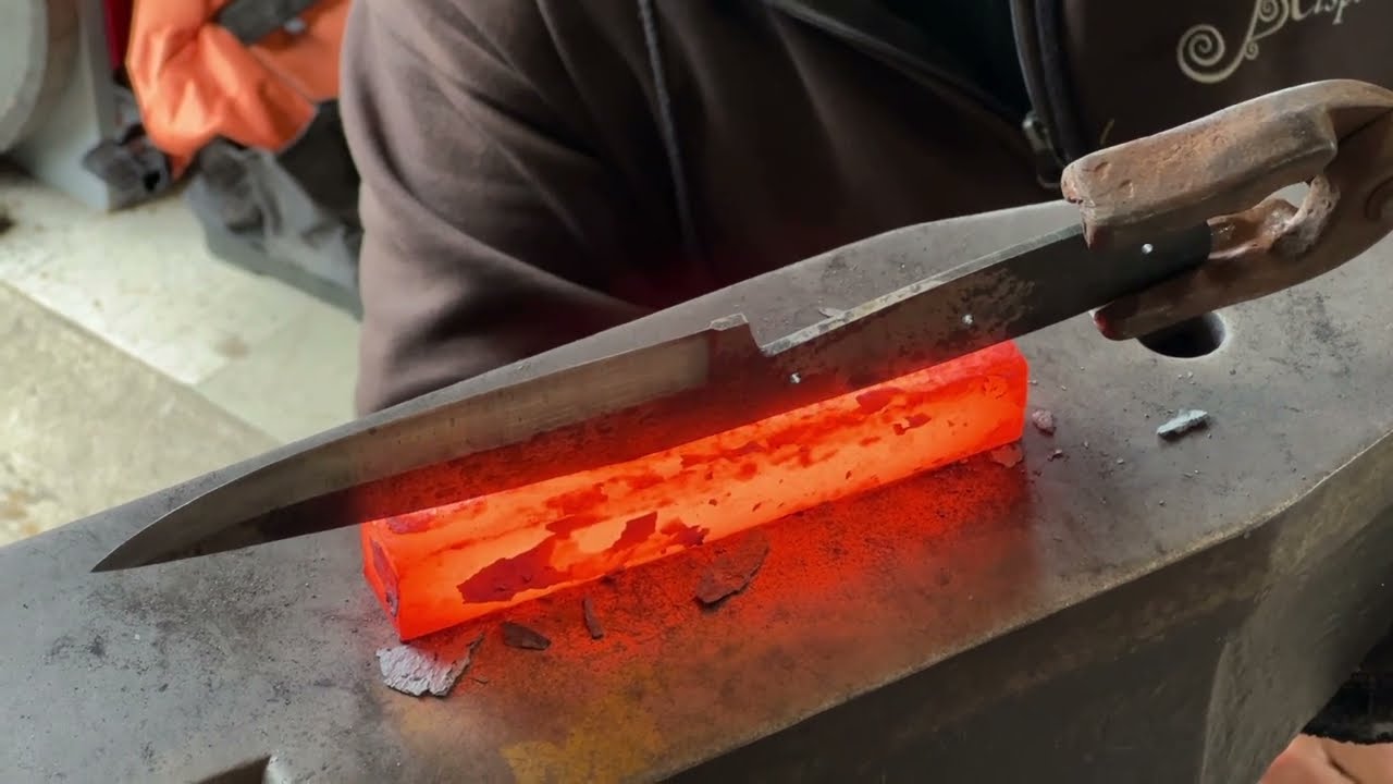 Forger une lame de couteau, par Patrick KROGENN