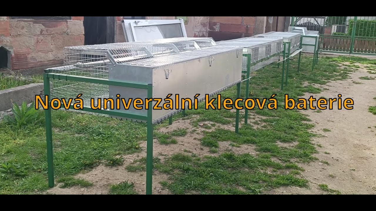 Univerzální klecová baterie s kotišti pro chov králiků.