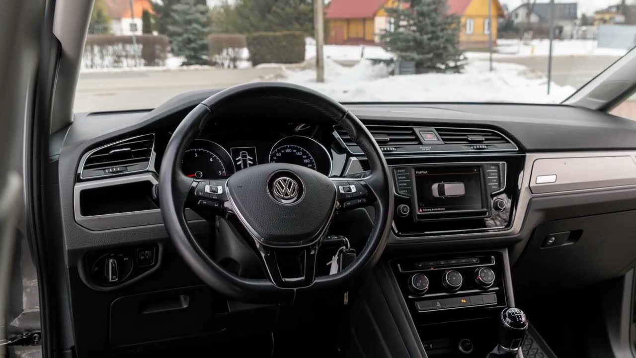4K Volkswagen Touran Comfortline 2015r. 2.0 TDI CR 150 KM