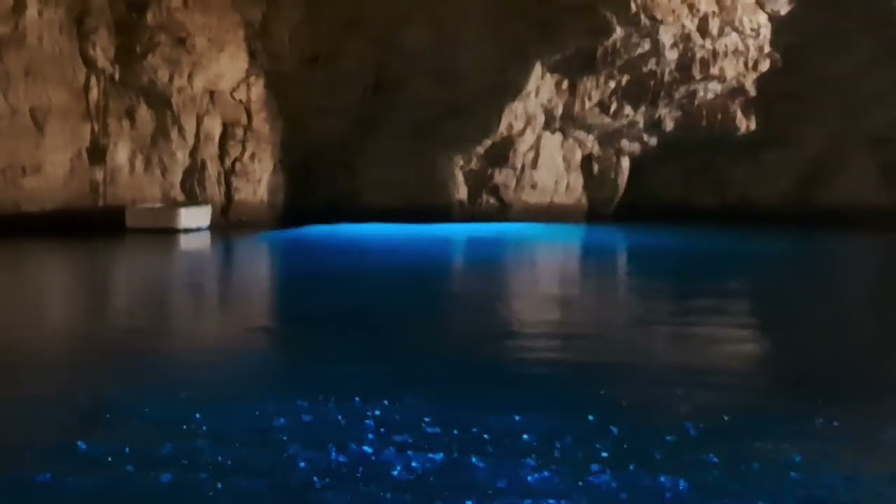 GROTTA DELLO SMERALDO, ITALIA 