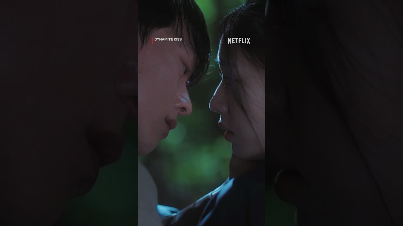 Stuck in the rain, stuck on each other #DynamiteKiss #Netflix