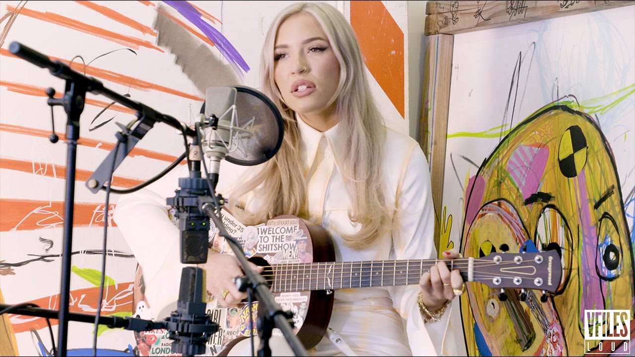 Lennon Stella 'Kissing Other People'  (Concert 4 No 1) | VFILES LOUD