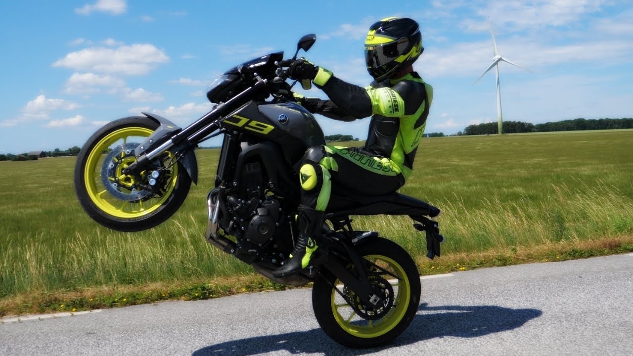 YAMAHA MT-09