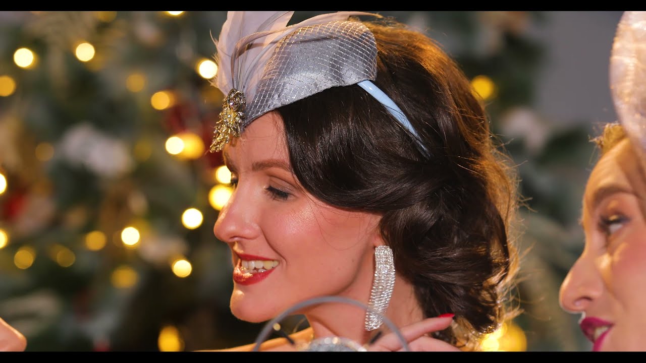 Let It Snow - RETRO COVER GIRLS