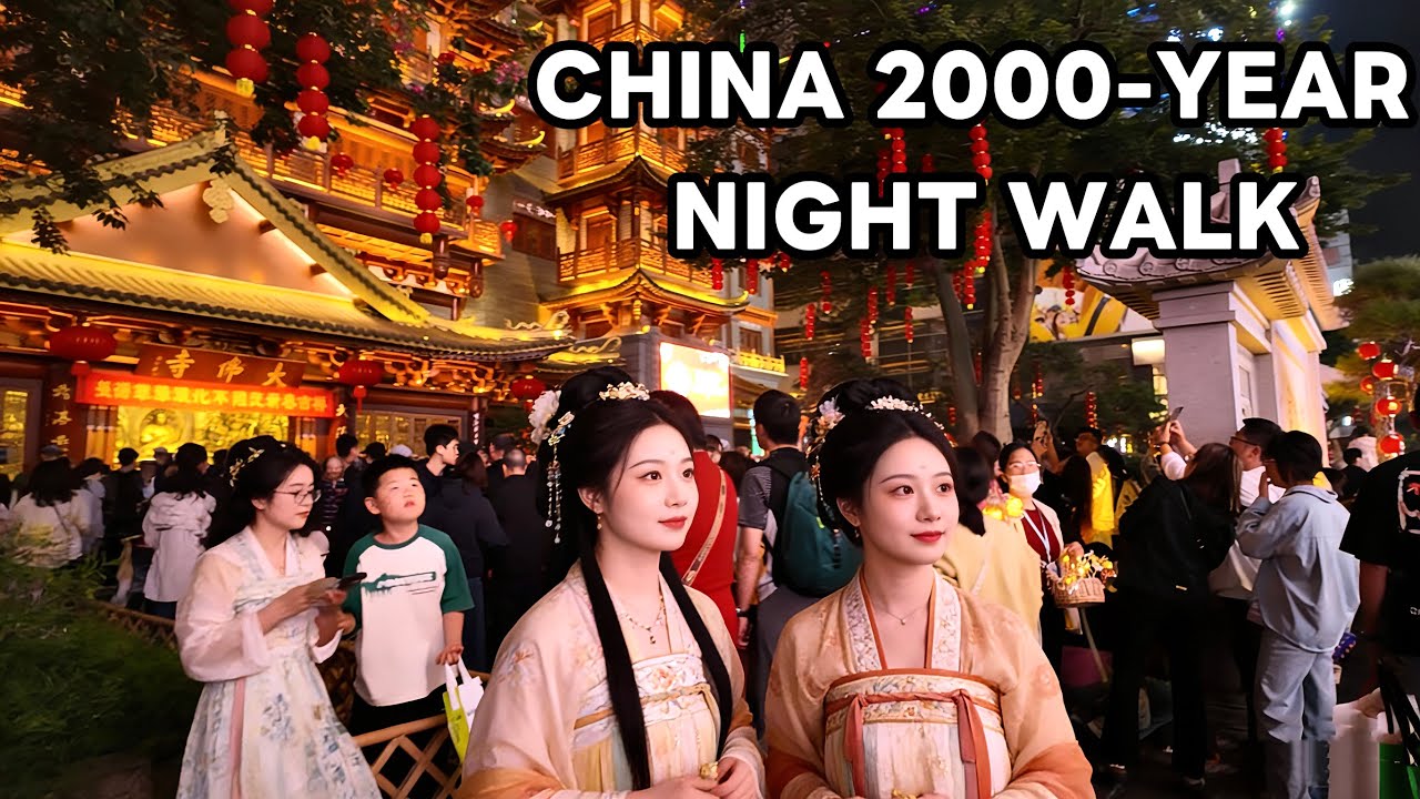 Walking China’s 2,000-Year-Old Street at Night… You’ll Be Shocked！