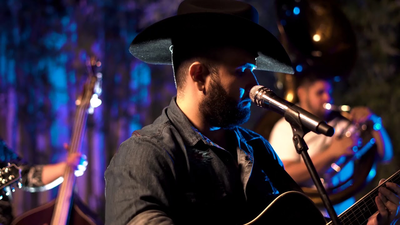 Pokar Alto - Carin Leon (Live Vol 1)