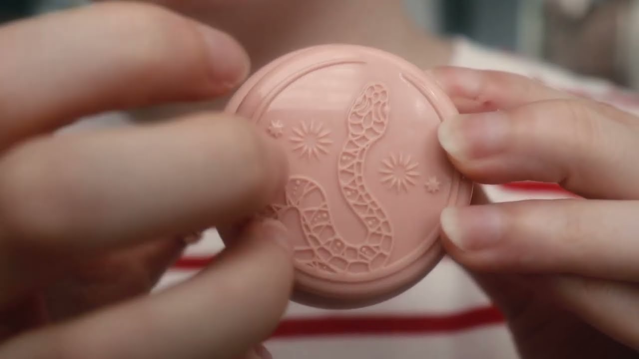 ASMR 🐢 Doing your makeup directly on the camera [ tapping, camera brushing, no talking ] 