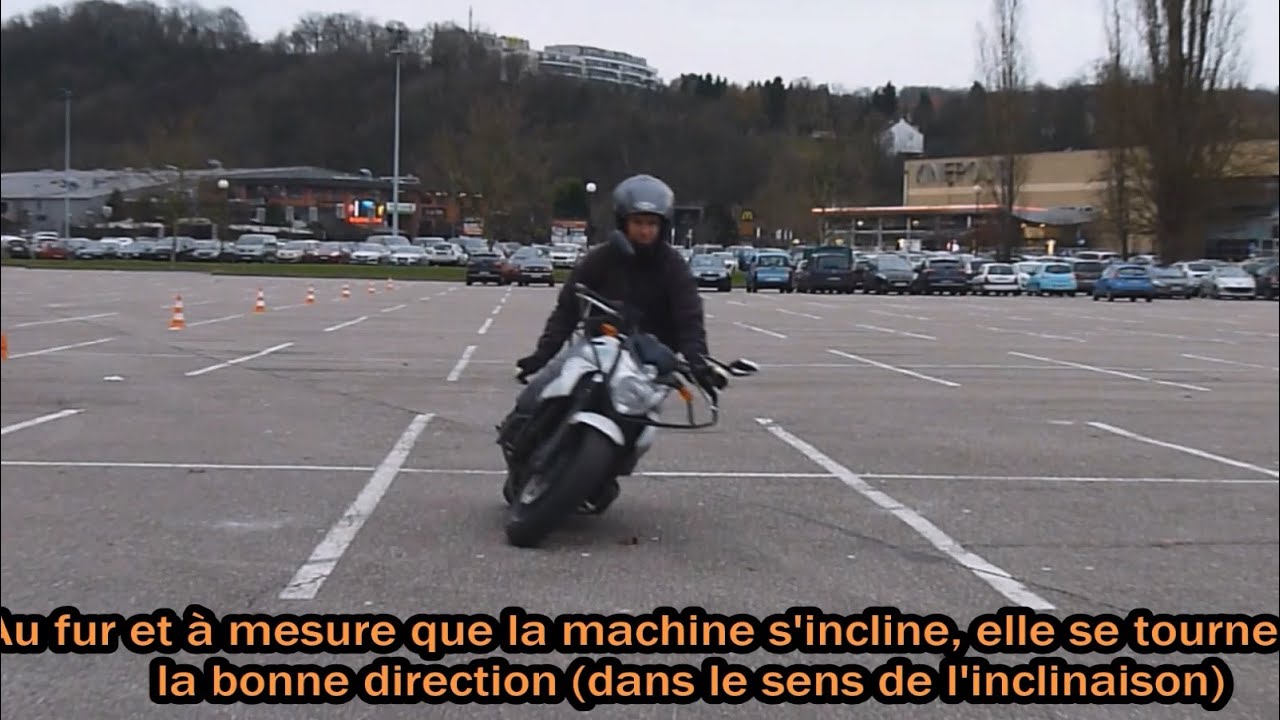 Evitement Moto : Sans les mains / Braquage inverse