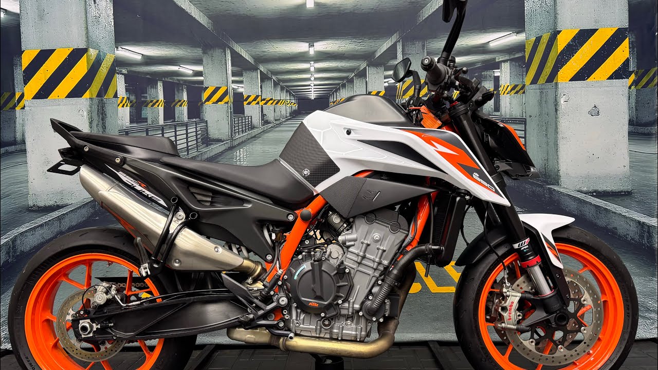 Мотоцикл KTM DUKE 890R «самолет истребитель» среди мото #moto #motorcycle #мотоекб #ktm890 
