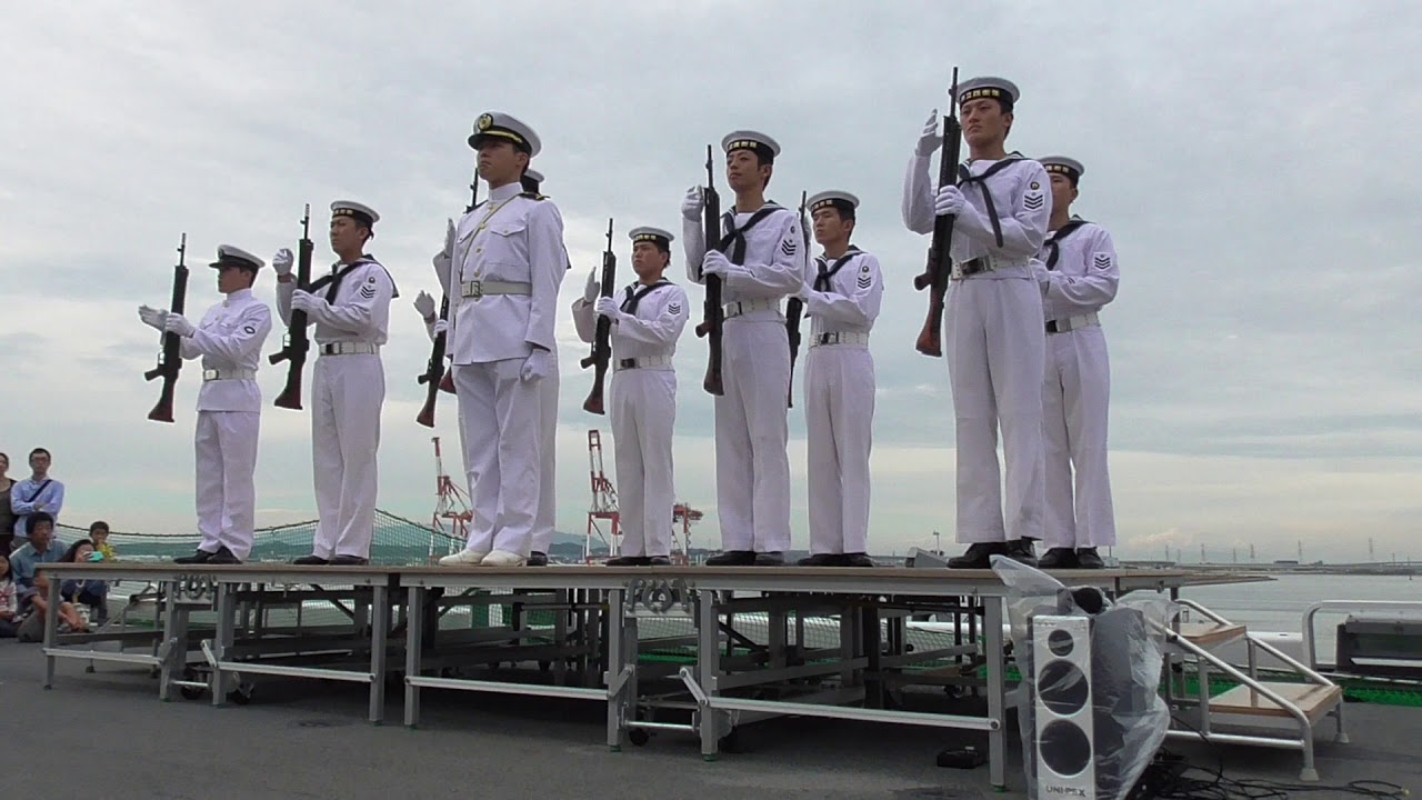 護衛艦いせ　儀仗隊　子供たちに栄誉礼♪　四日市一般公開　海上自衛隊　honour Guard  Guard of honour Japan Maritime Self-Defense Force
