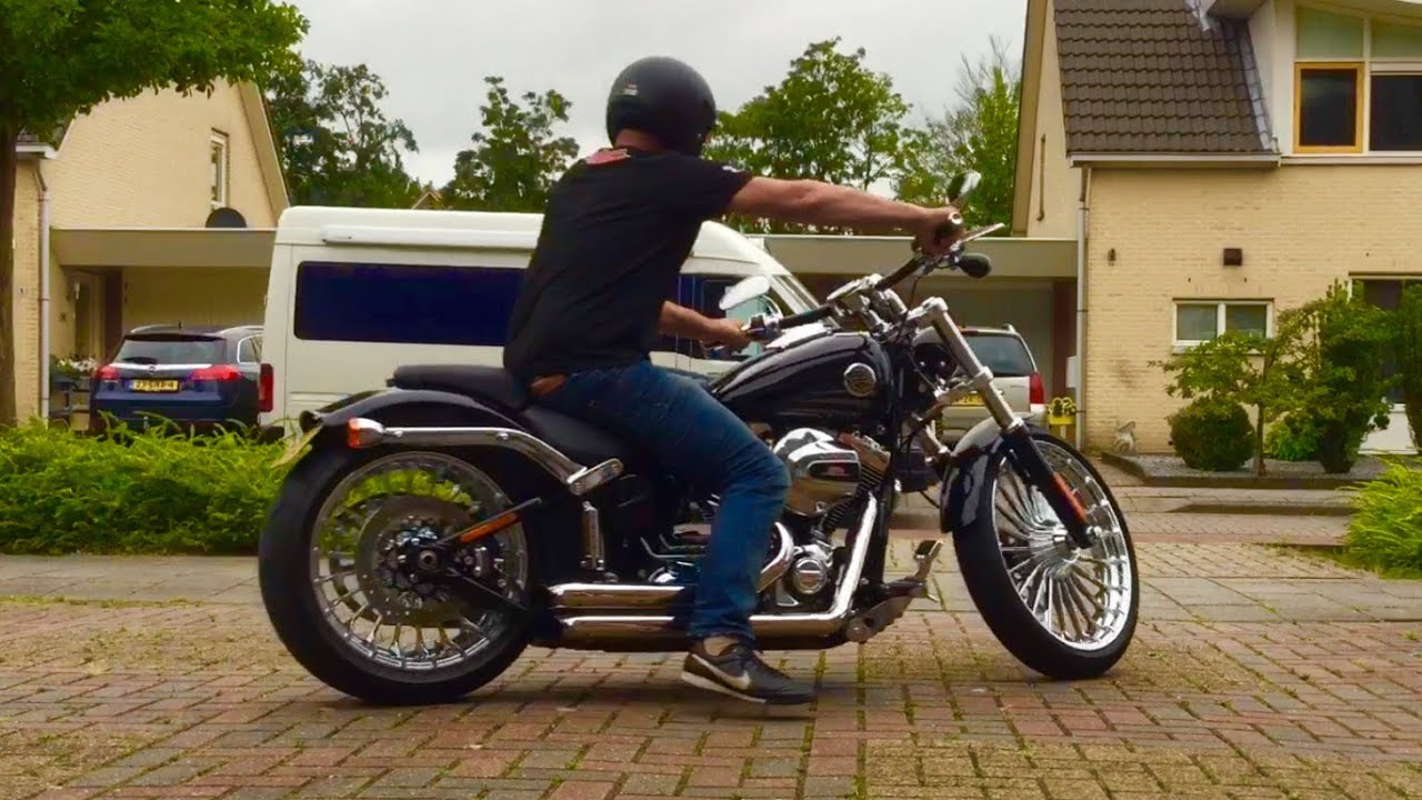 Harley Davidson FXSB Breakout Bassani Sound