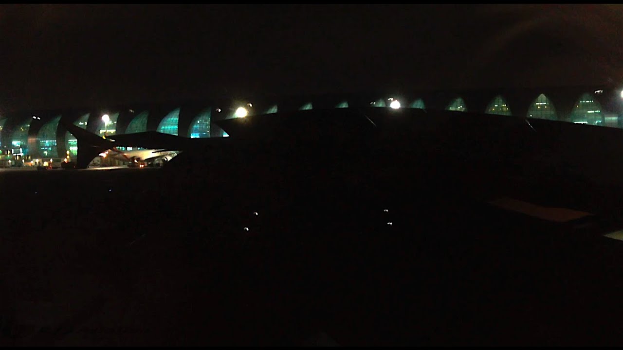 Qantas A380-842 [VH-OQD] Inflight Approach, Landing and Taxi at Dubai International Airport