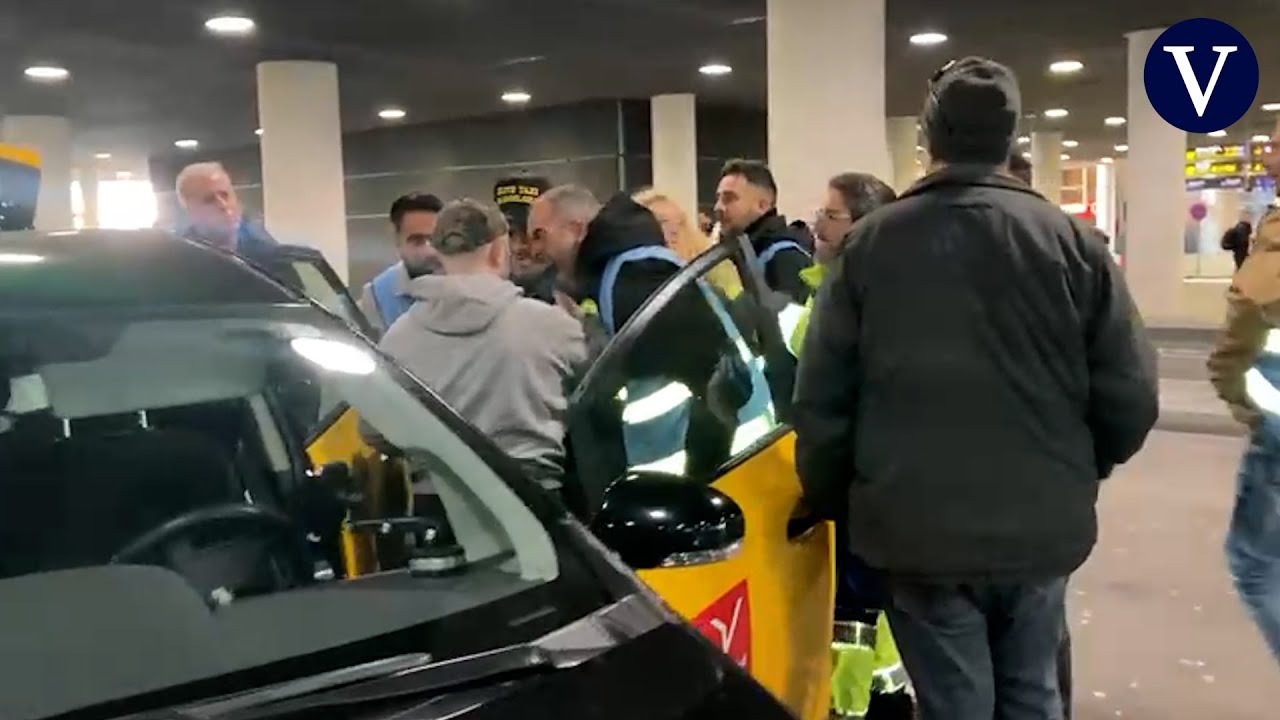 Tensión en el aeropuerto por el paro de taxis en Barcelona
