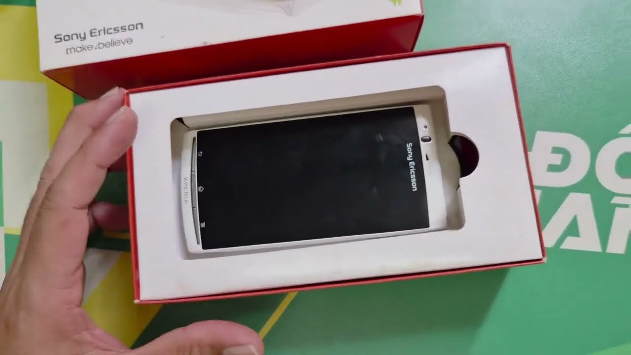 Unboxing and experiencing the Xperia Arc S phone lt18i 