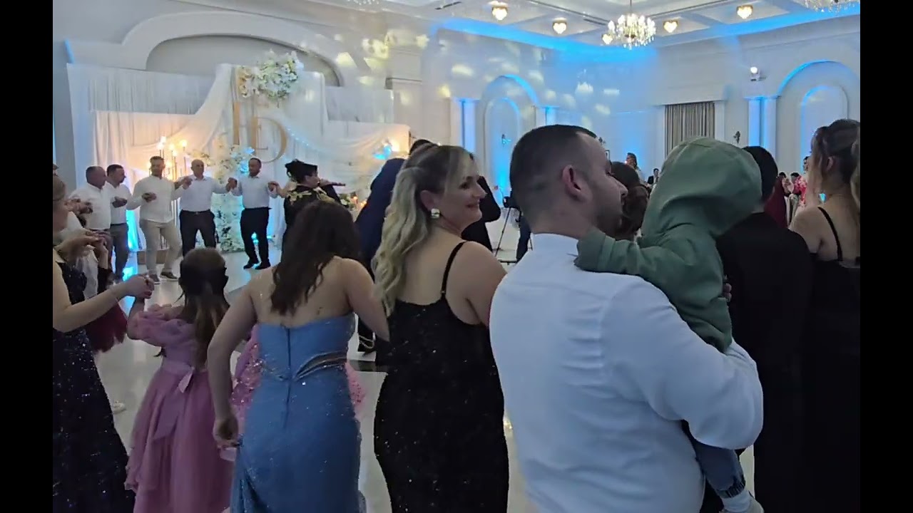 RENATO JAHO&KOZETA SHABANI&ERVIS RAPAJ&MIKEL RAPAJ&ARIAN ÇUNAI&DJ-MADEO Familja hap dasmën.LIVE 2026