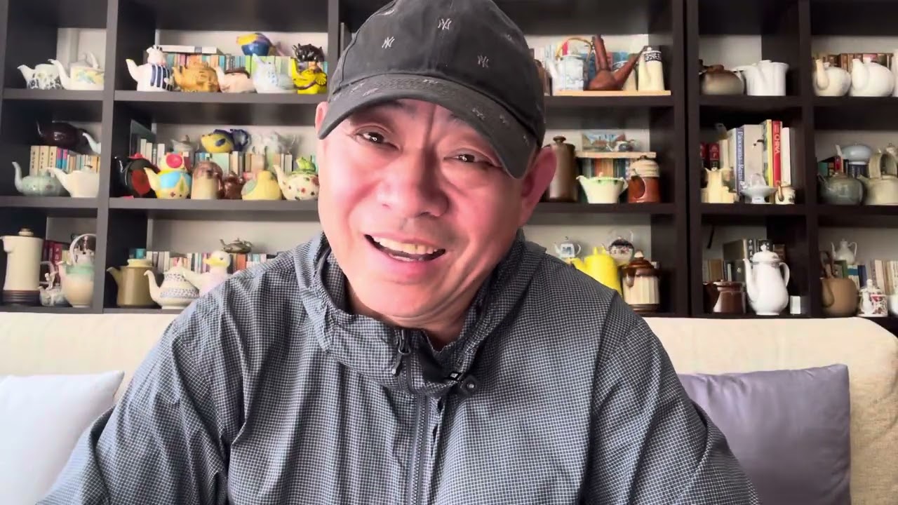 习近平、特朗普釜山会晤落幕，中美平起平坐了？特朗普走了，明天，习近平将当仁不让地站在APEC峰会的C位！