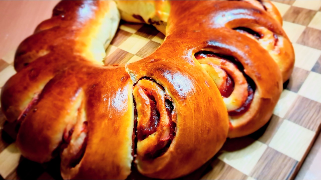 Рулет з малиновим варенням 🥐 Jam Roll Recipe | Soft Yeast Sweet Roll That Melts in Your Mouth