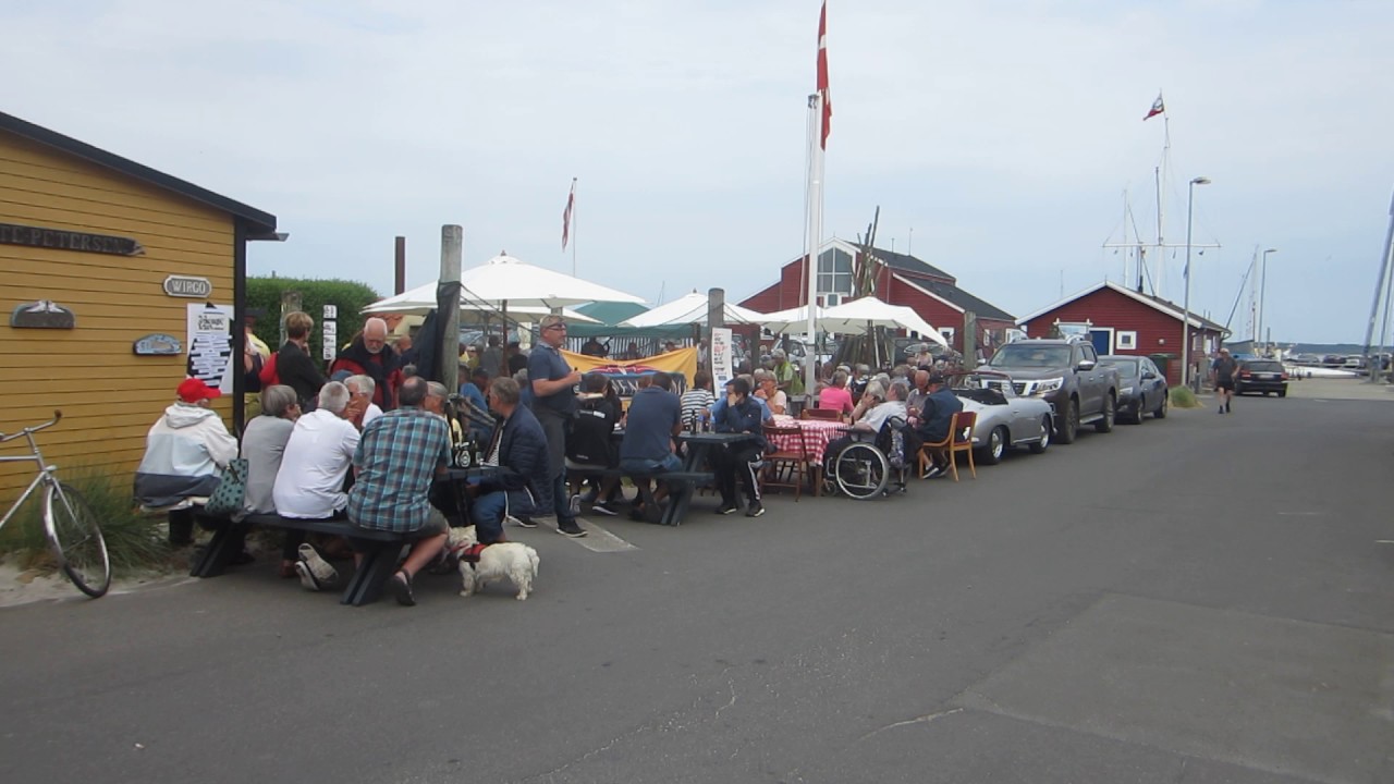 Live musik p&aring; r&oslash;gepladsen,Juelsminde Havn.
