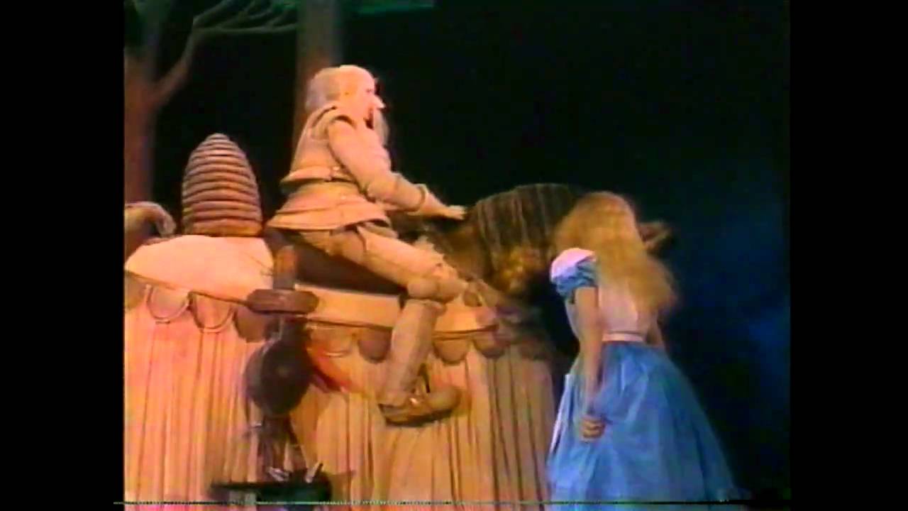 Alice in Wonderland (CTC/TTC) 1982 - Clip 3 of 4