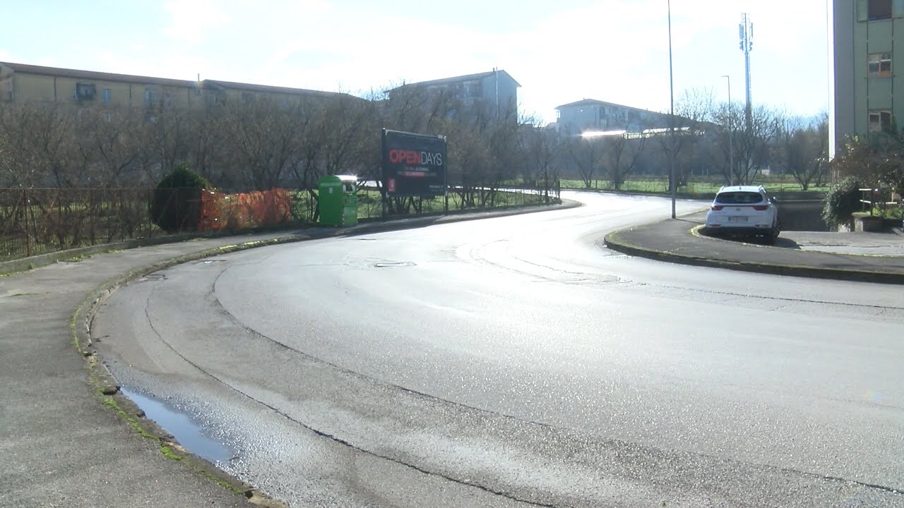 Agguato a Rione Mazzini, ferito con un colpo di pistola il figlio del boss